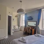 Alojamento de Acomodação e Pequeno-almoço Castle Tavern Pub&rooms 3*